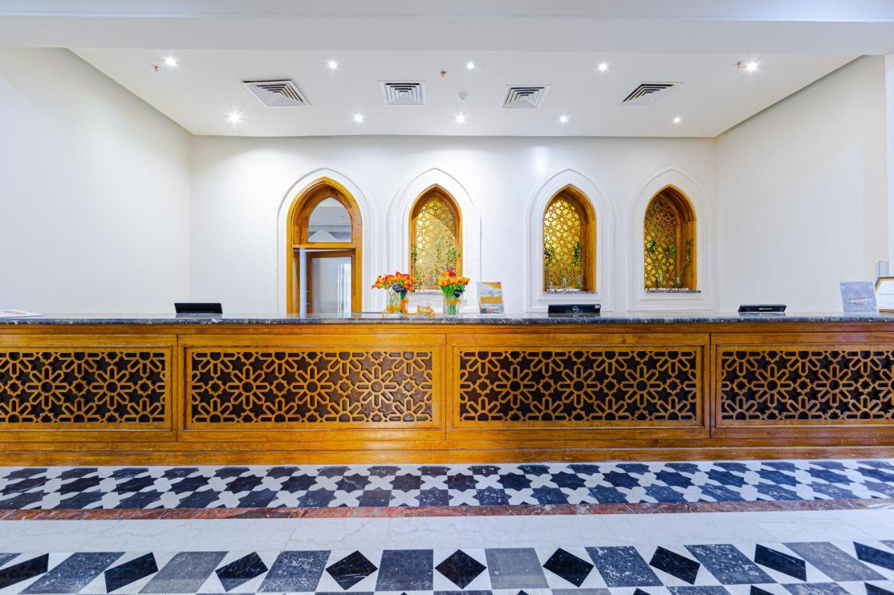 Grand Palace - Couples Only 18 Years (adults Only) הורגהדה