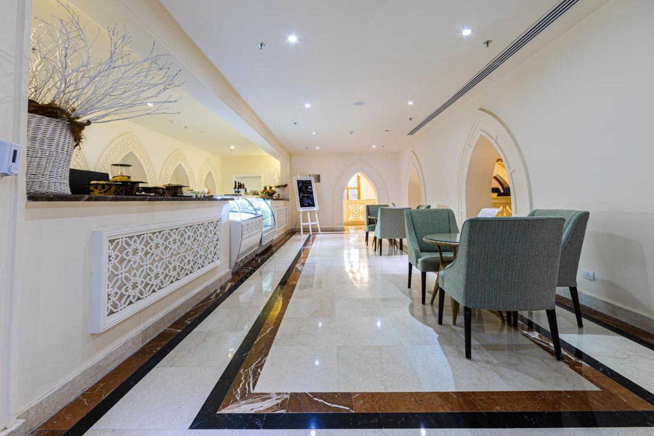 Grand Palace - Couples Only 18 Years (adults Only) 5* הורגהדה