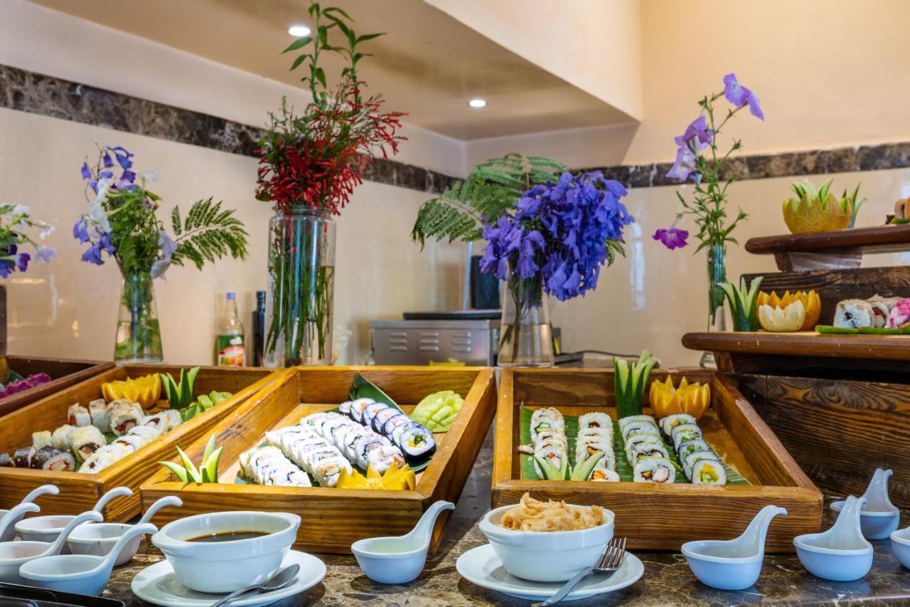 Grand Palace - Couples Only 18 Years (adults Only) אתר נופש